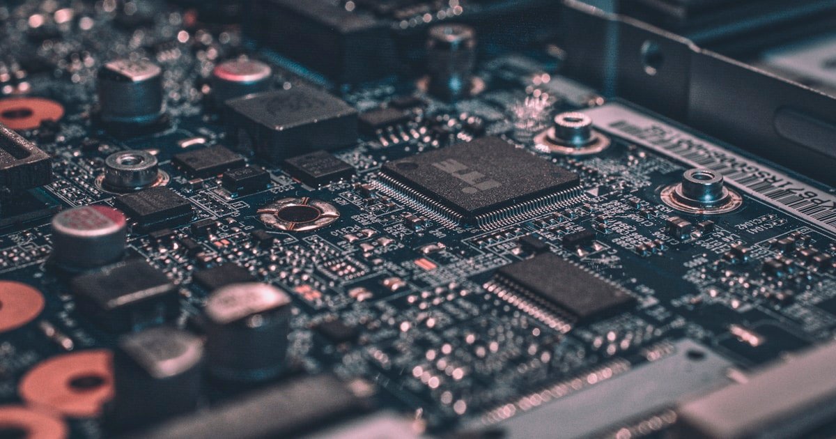 Browser-Based vs Desktop Video Editing Tools: Which Should You Use?