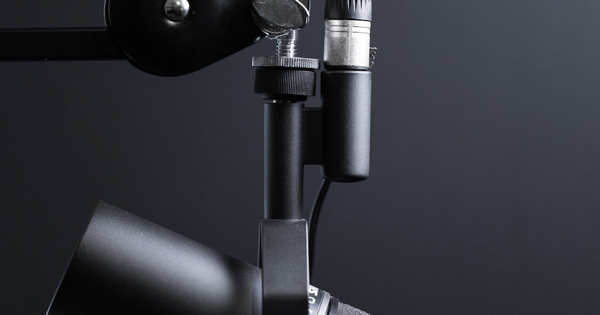 Microphone Selection and Audio Tuning for Crystal-Clear Video Dialogue